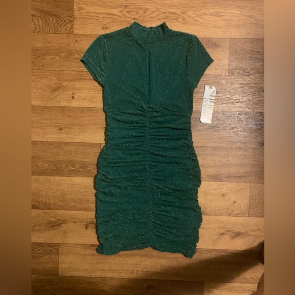 Ruched emerald glitter sparkly dress - Picture 3 of 4